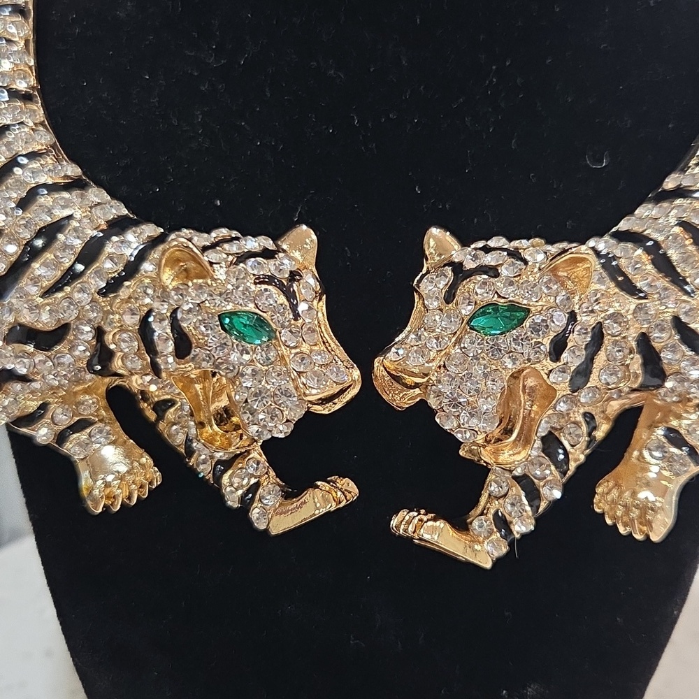 💛▪️Natasha Couture ▪️gold Tone Green Eye Tiger Necklace - Picture 4 of 11